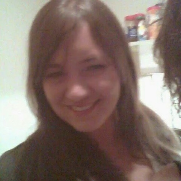 Profile Picture of Tanya Deshields (@tanyadeshields) on Poshmark