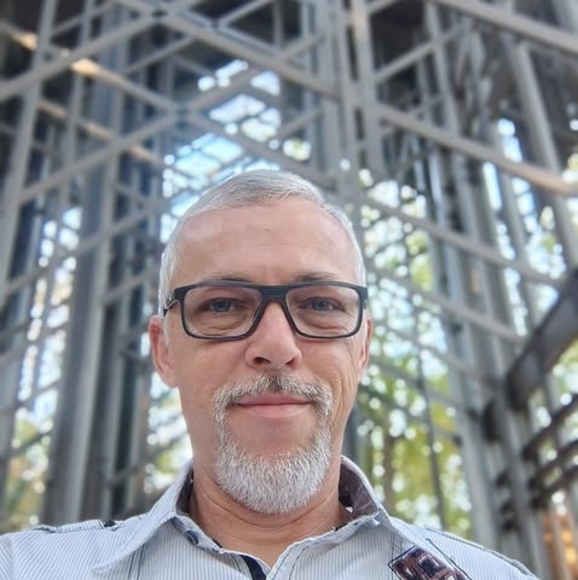 Profile Picture of Troy Wisenbaker (@rvtech) on Poshmark