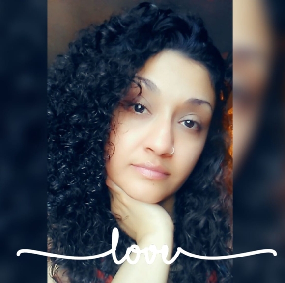 Profile Picture of Maria Aponte (@aponte84) on Poshmark
