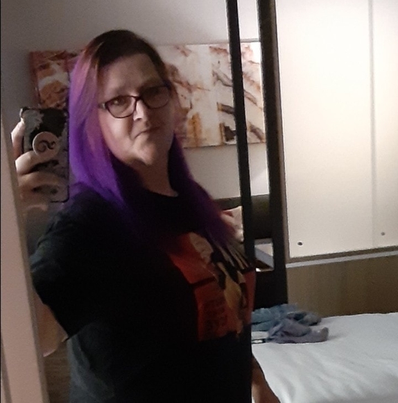 Profile Picture of Sherri Blum (@lovingchrystal) on Poshmark