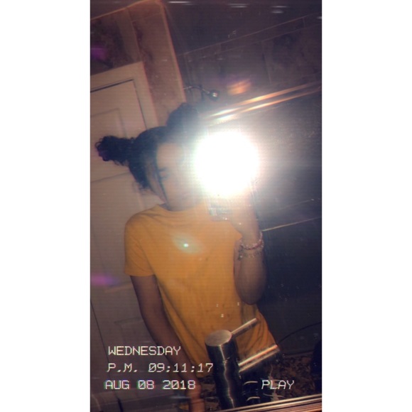 Profile Picture of Michelle Montoya (@misty_michi) on Poshmark