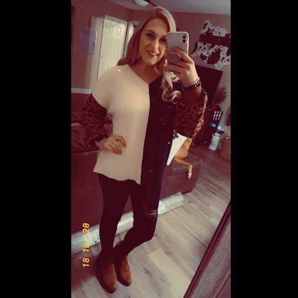 Profile Picture of Taylor Cothran (@tcothran94) on Poshmark