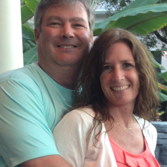 Profile Picture of Amanda Repult (@arepult1) on Poshmark