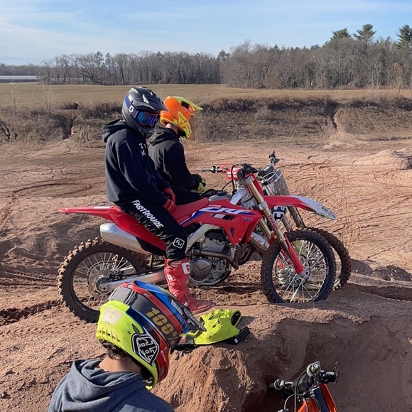 Colton Charette - Poshmark Profile Picture of Colton Charette (@trainstation231) on Poshmark