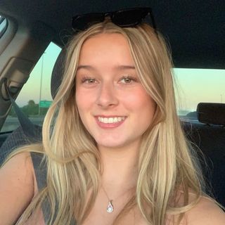 Profile Picture of lily🌺 (@lily.simkins) on Instagram