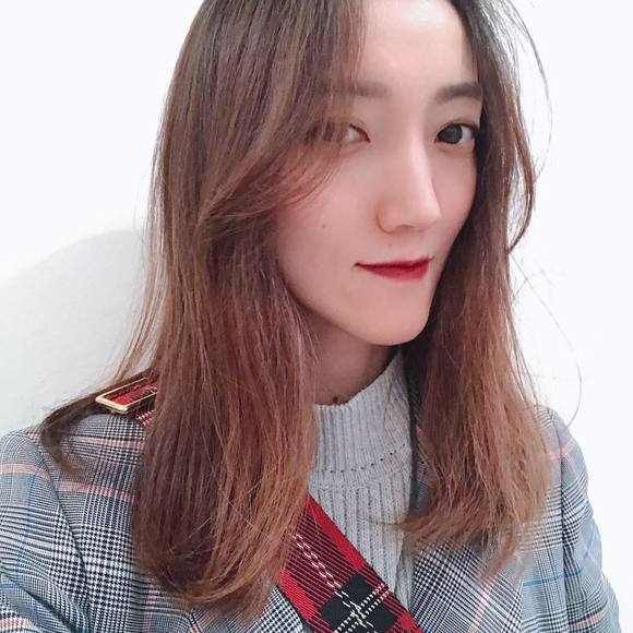 Profile Picture of Lu Tian (@lu_tian) on Poshmark