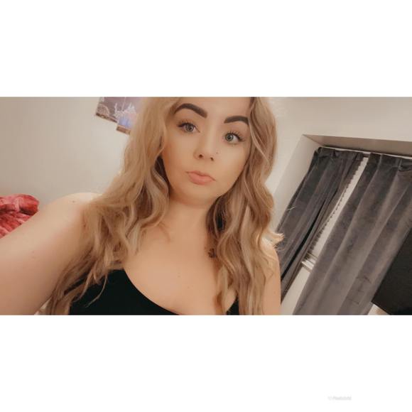 Profile Picture of Brianna Dowling (@bdowling12) on Poshmark
