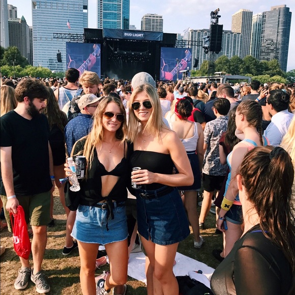 Profile Picture of Phoebe Lauer (@pklauer) on Poshmark