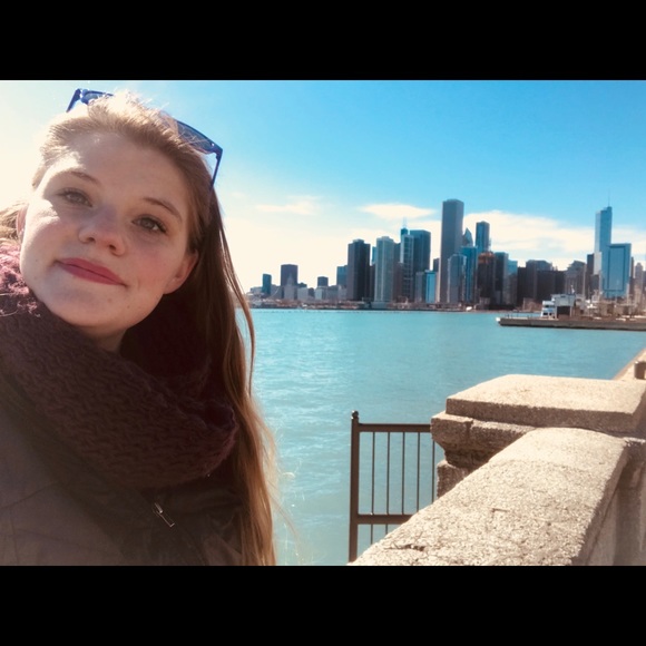 Profile Picture of Susie Dirsa (@susiesk8) on Poshmark