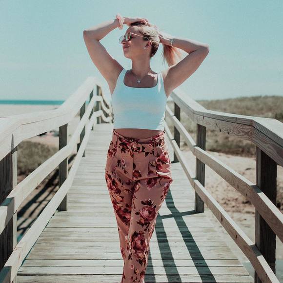Profile Picture of Carlee Tolley (@carleetolley) on Poshmark