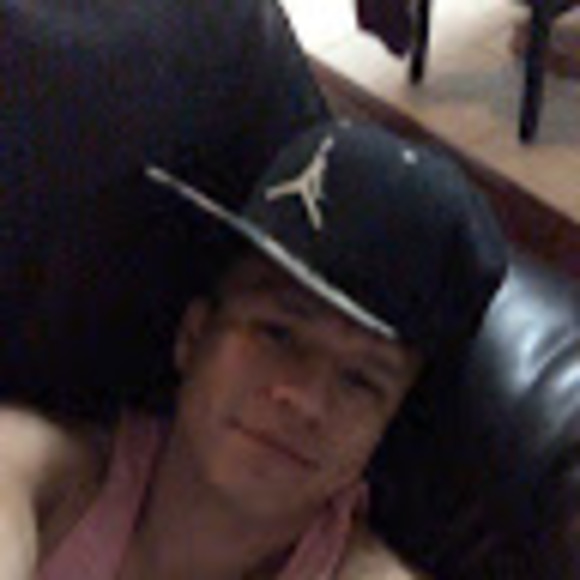 Profile Picture of Armando Cisneros (@armandocisne702) on Poshmark