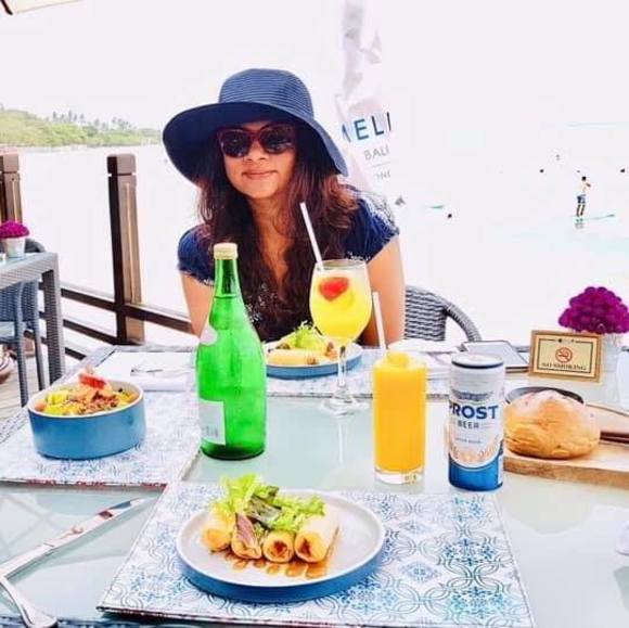 Profile Picture of Manisha Weerasinghe (@manishamw) on Poshmark