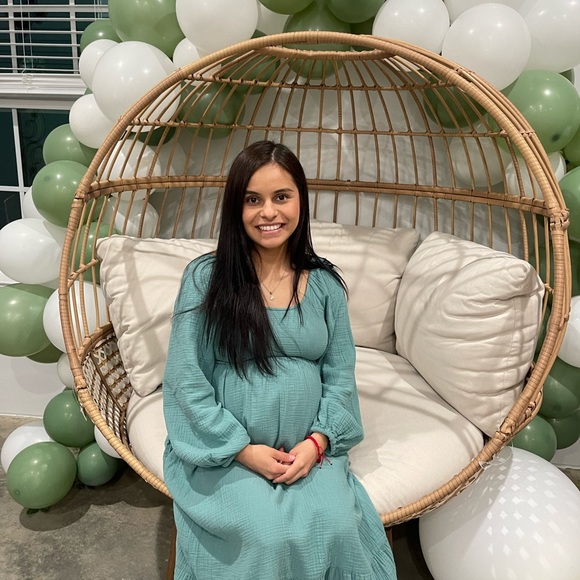 Profile Picture of Cinthia Ramos (@cinthiaramos3) on Poshmark