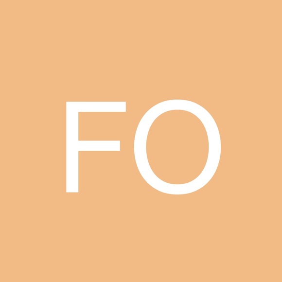 Profile Picture of Fran Okonsky (@mom22labs) on Poshmark