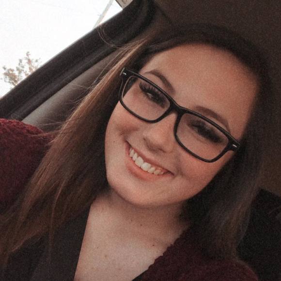 Profile Picture of Faith Curlis (@kat909099) on Poshmark