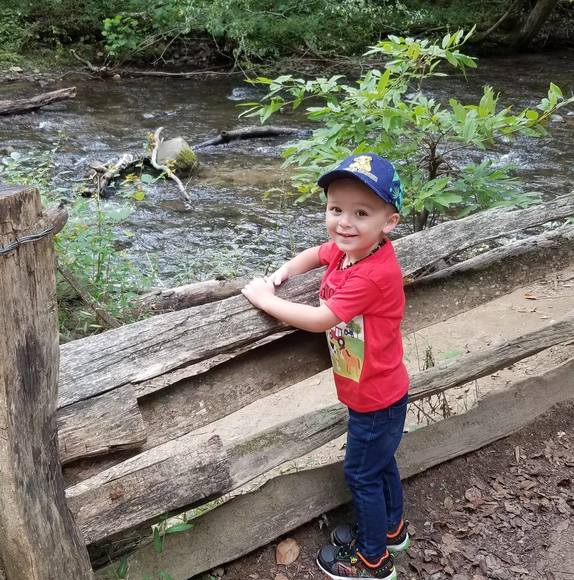 Profile Picture of Amanda Allday (@amanda191919) on Poshmark