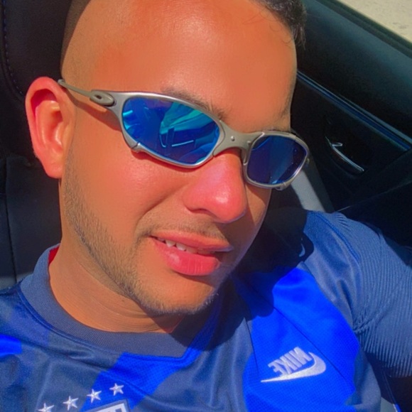 Profile Picture of Raphael Silva (@raphael_silva) on Poshmark