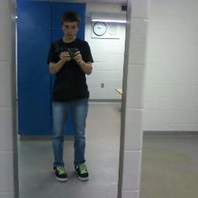 Profile Picture of Anthony Locke (@A_Locke_5165) on Twitter