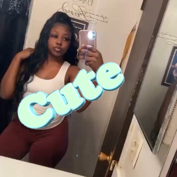 Profile Picture of Jade Lloyd (@theylovejaeeee) on Poshmark