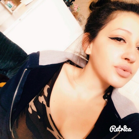 Profile Picture of Erica Ballejos (@ericaballejos1) on Poshmark