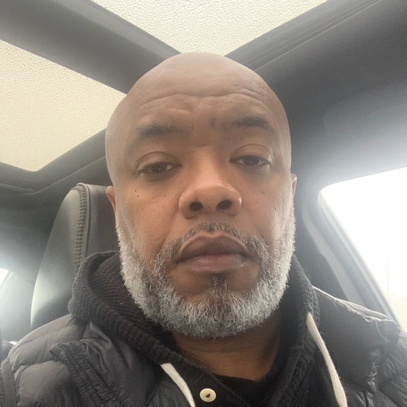 Profile Picture of John Wiley (@jwileyjr72) on Poshmark