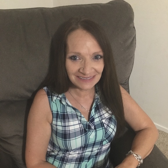 Profile Picture of Josephine Hansen (@jodiehansen86) on Poshmark