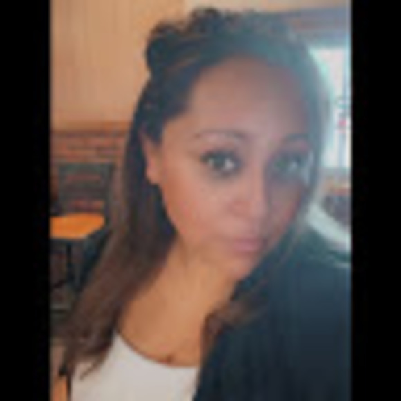 Profile Picture of Maritza Jauregui (@mjauregui0377) on Poshmark