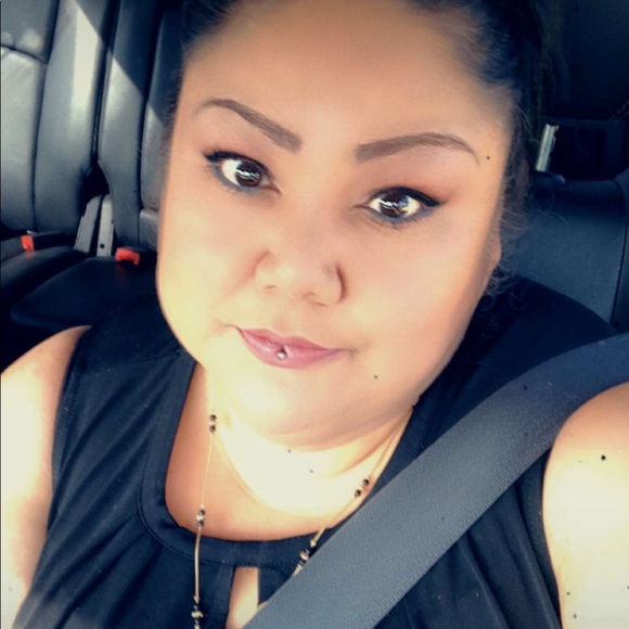 Profile Picture of Jeanine Starlight (@jeaninestarligh) on Poshmark