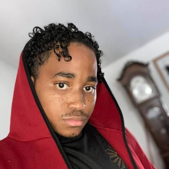 Profile Picture of Delone Mcgruder (@delomcgrud) on Poshmark