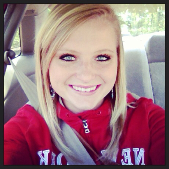 Profile Picture of Cheyenne Crosby (@cheyycheyy12) on Poshmark