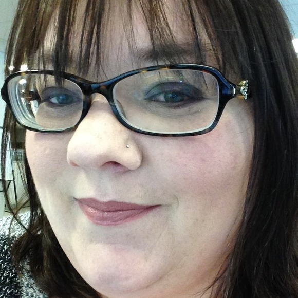 Profile Picture of Nicole Mcgimpsey (@nmcgimpsey) on Poshmark