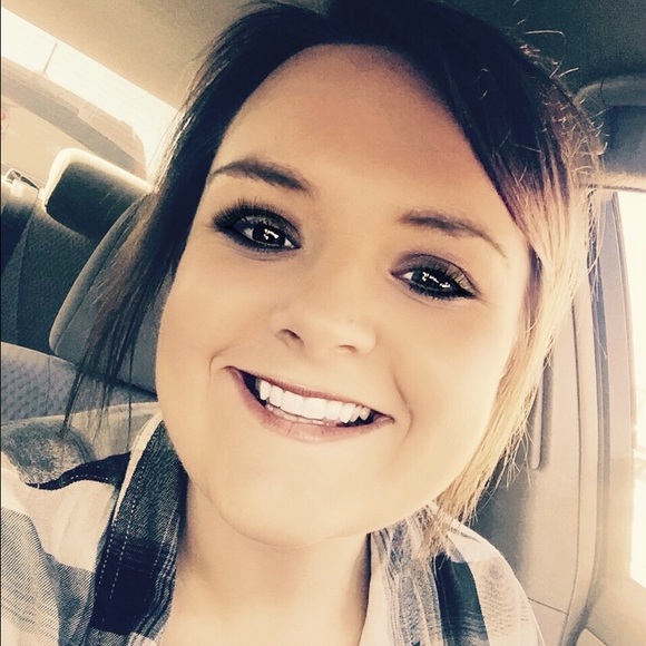 Profile Picture of Erica Pedigo (@ehinkley0001) on Poshmark