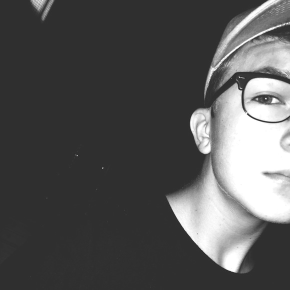 Profile Picture of Chance Paskon (@chnace) on Poshmark