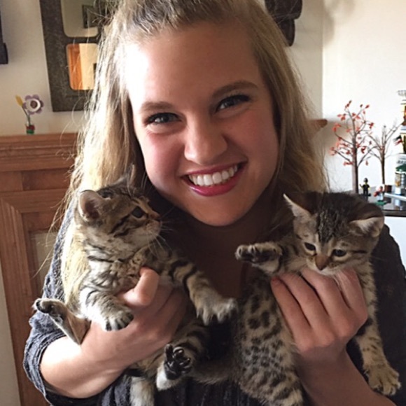 Profile Picture of Julia Stanzel (@juliaamarie143) on Poshmark
