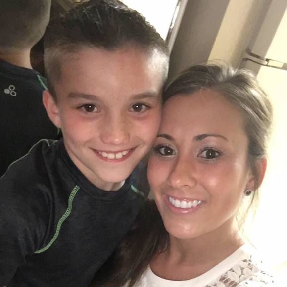 Profile Picture of Amanda Mcadoo (@allcms1981) on Poshmark