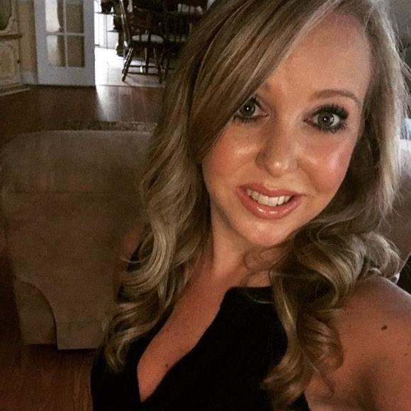 Profile Picture of Shara Barasch (@shara804) on Poshmark