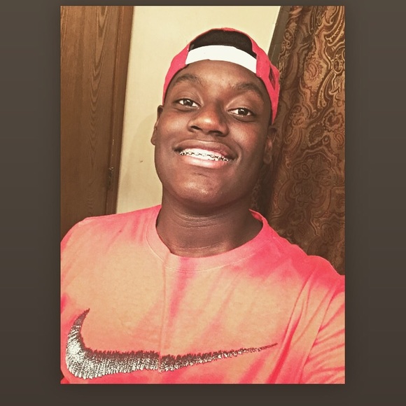 Profile Picture of Robert Minor (@rob2turnt) on Poshmark