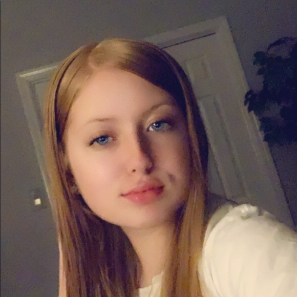 Profile Picture of Aubrey Bujnosek (@abujnosek) on Poshmark