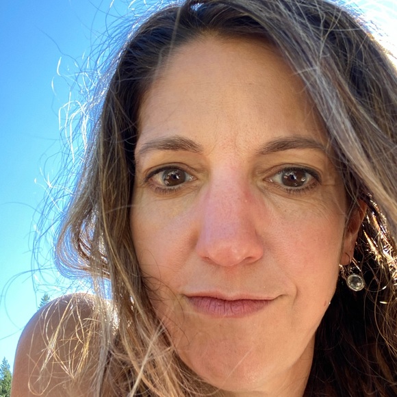 Profile Picture of Michael-ann Cooley (@michaelanncoo) on Poshmark