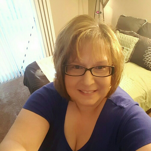 Profile Picture of Rada Dobric (@rdobric) on Poshmark