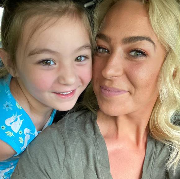 Profile Picture of Elizabeth Helbig (@elizabethhelbig) on Poshmark