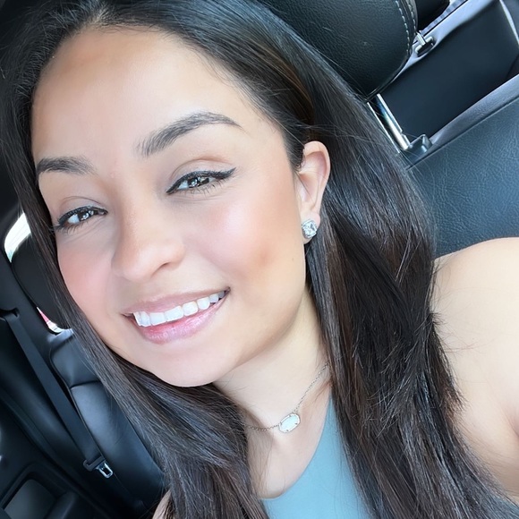 Karen Vanhoozer - Poshmark Profile Picture of Karen Vanhoozer (@karenvanhoozer) on Poshmark