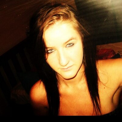 Profile Picture of Selena Thomson (@bel4karl) on Twitter