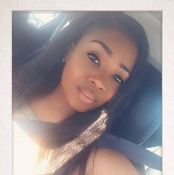 Profile Picture of Renise Edwards (@reniseedwards) on Poshmark