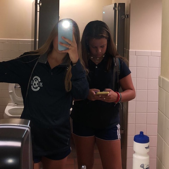 Profile Picture of Mia Pippin (@mpippin1) on Poshmark