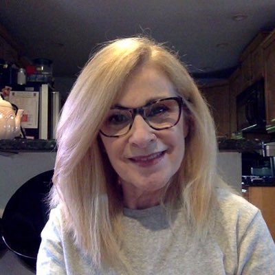 Profile Picture of Jan Berman (@knitscents) on Twitter