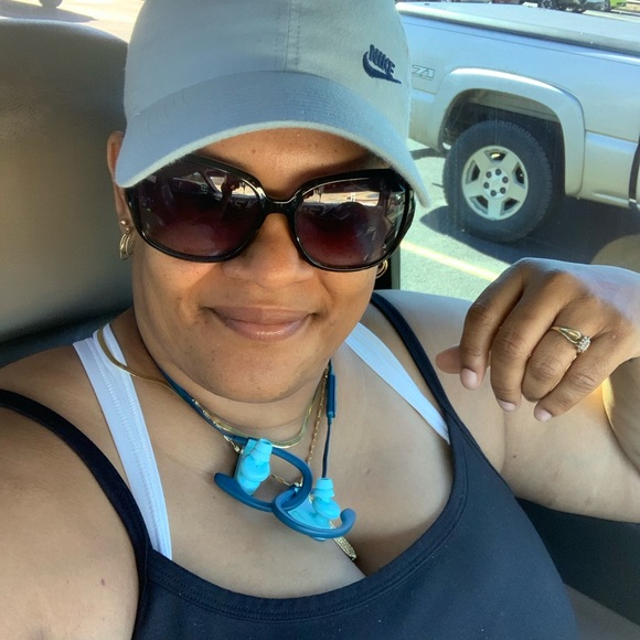 Profile Picture of Kaletha Bonner (@missbam1973) on Poshmark