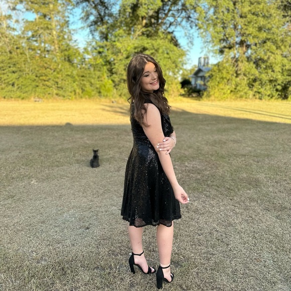 Profile Picture of Kate Black (@lluvkate) on Poshmark