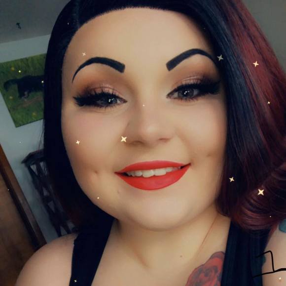 Profile Picture of Bree Watson (@bree005) on Poshmark