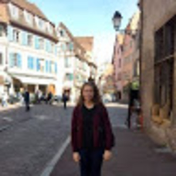 Profile Picture of Hannah Locher (@10shannah) on Poshmark
